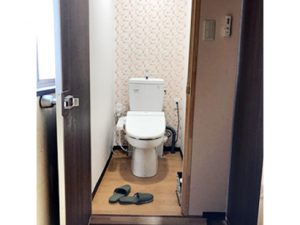 脱衣所にトイレ設置